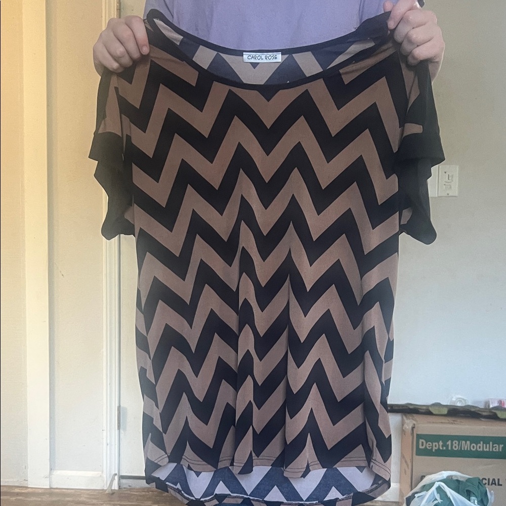 Carol Rose Black and Tan Chevron Short Sleeve Top